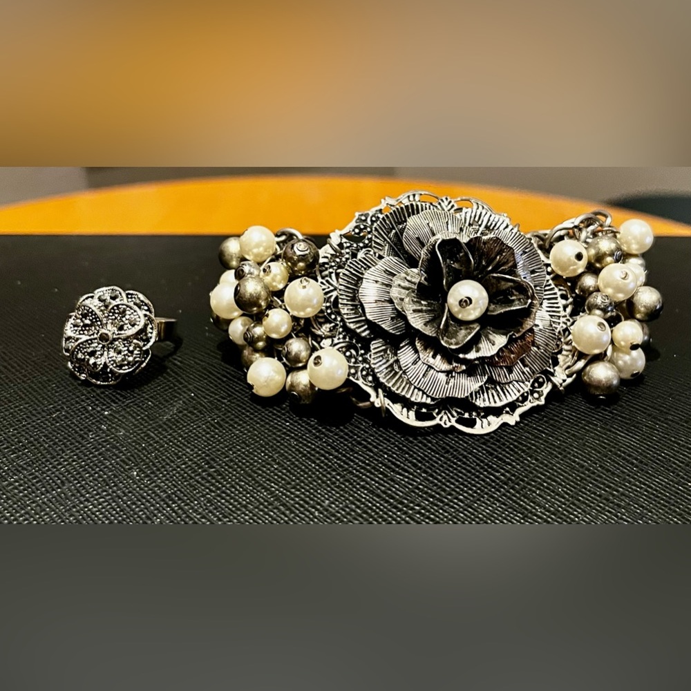 Vintage Floral bracelet and ring set